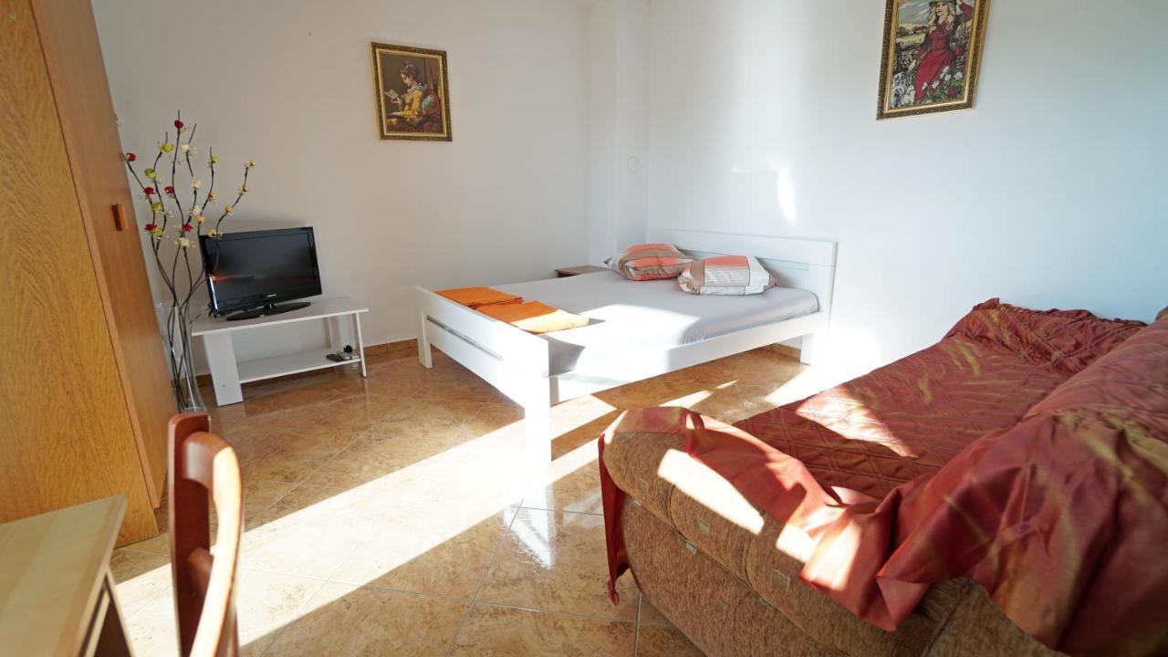 Apartments Kata Gornji Karin Ngoại thất bức ảnh